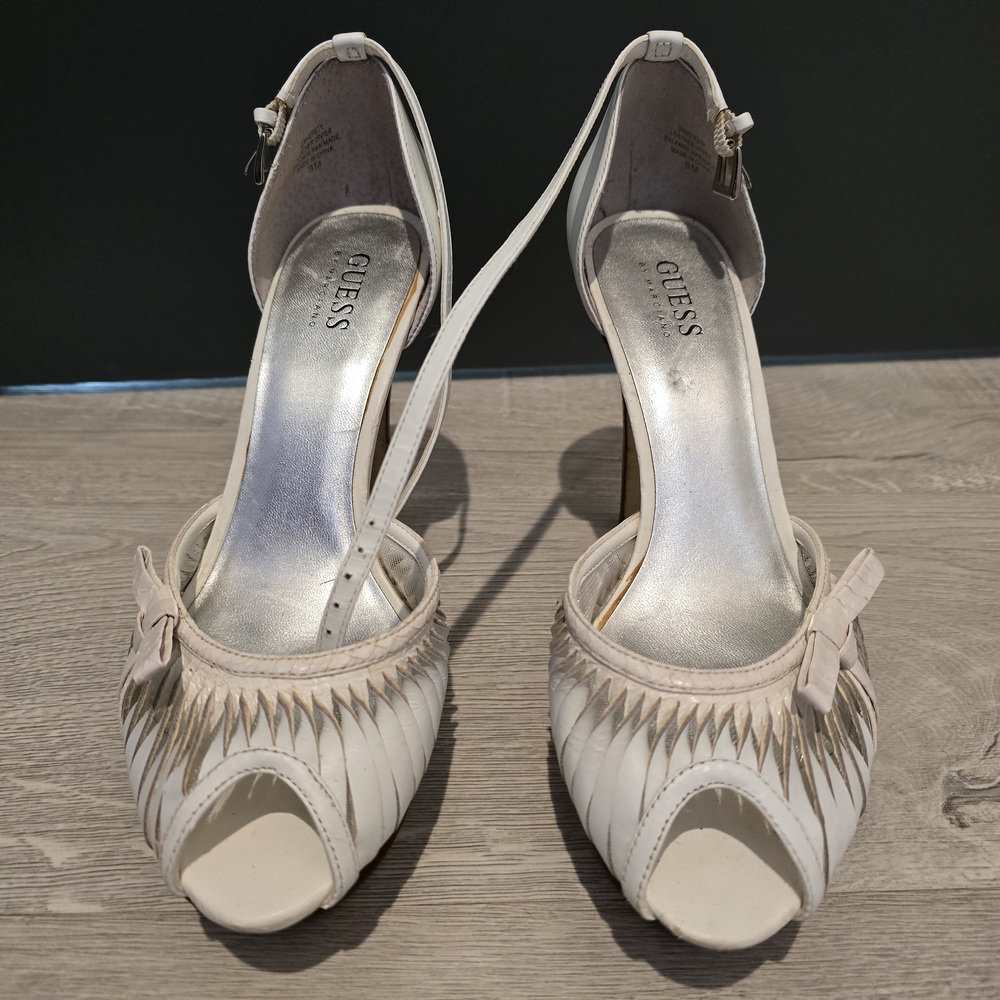 GUESS BY Marciano Women's Cream Peep-Toe Heels